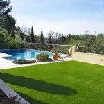 Terrasse en fausse pelouse à Perpignan